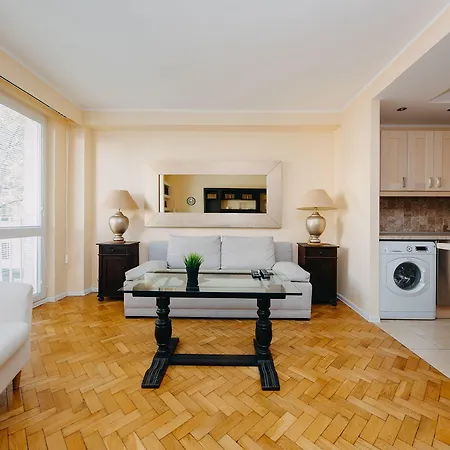 Shortstaypoland Warecka *