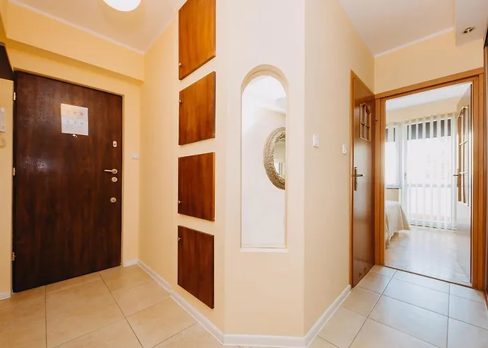 Shortstaypoland Warecka *